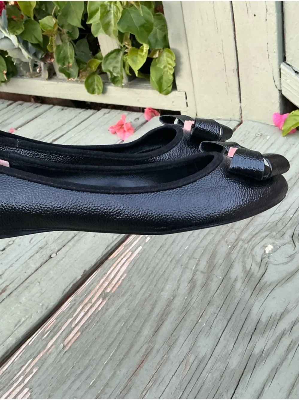 Ted Baker Immet Black Textured Bow Ballet Flats with Pink Accent Size 5.5